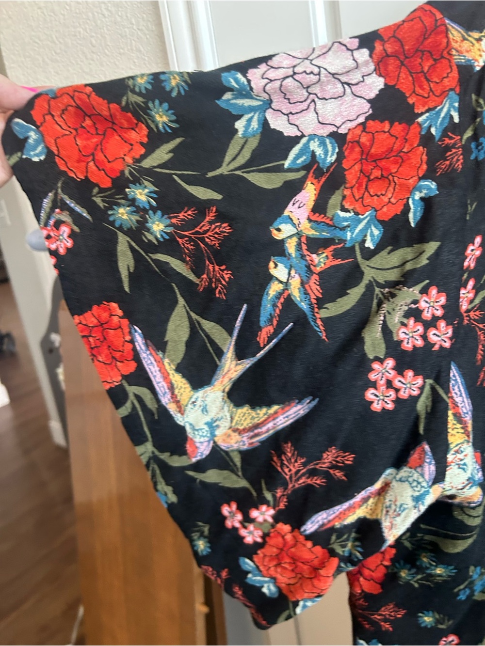 Gibson Latimer Black Floral & Bird-Accent Kimono - Picture 3 of 8